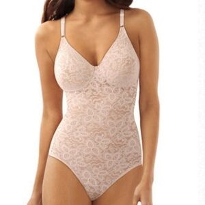 BALI Lace `n' Smooth Body Briefer In Cream Size 38D NWT'S
